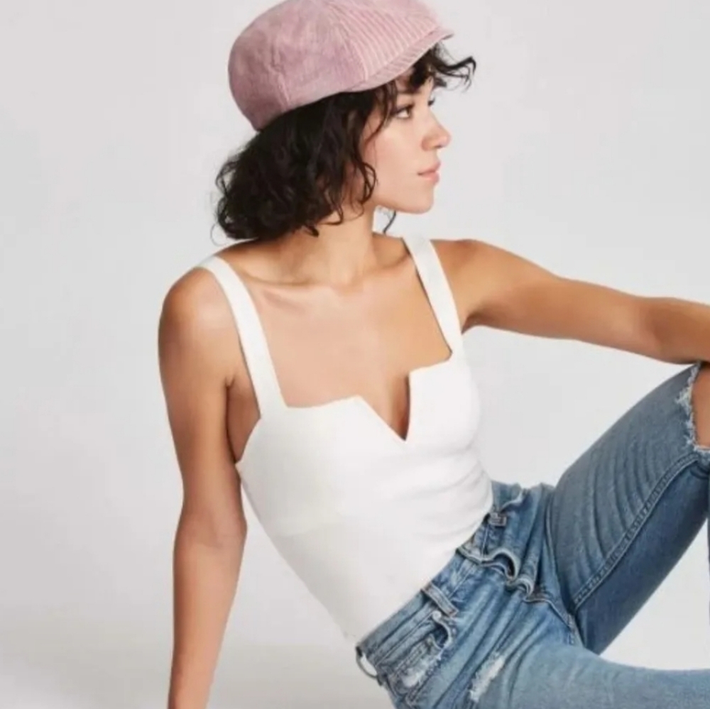 Cute White tank top- NWT